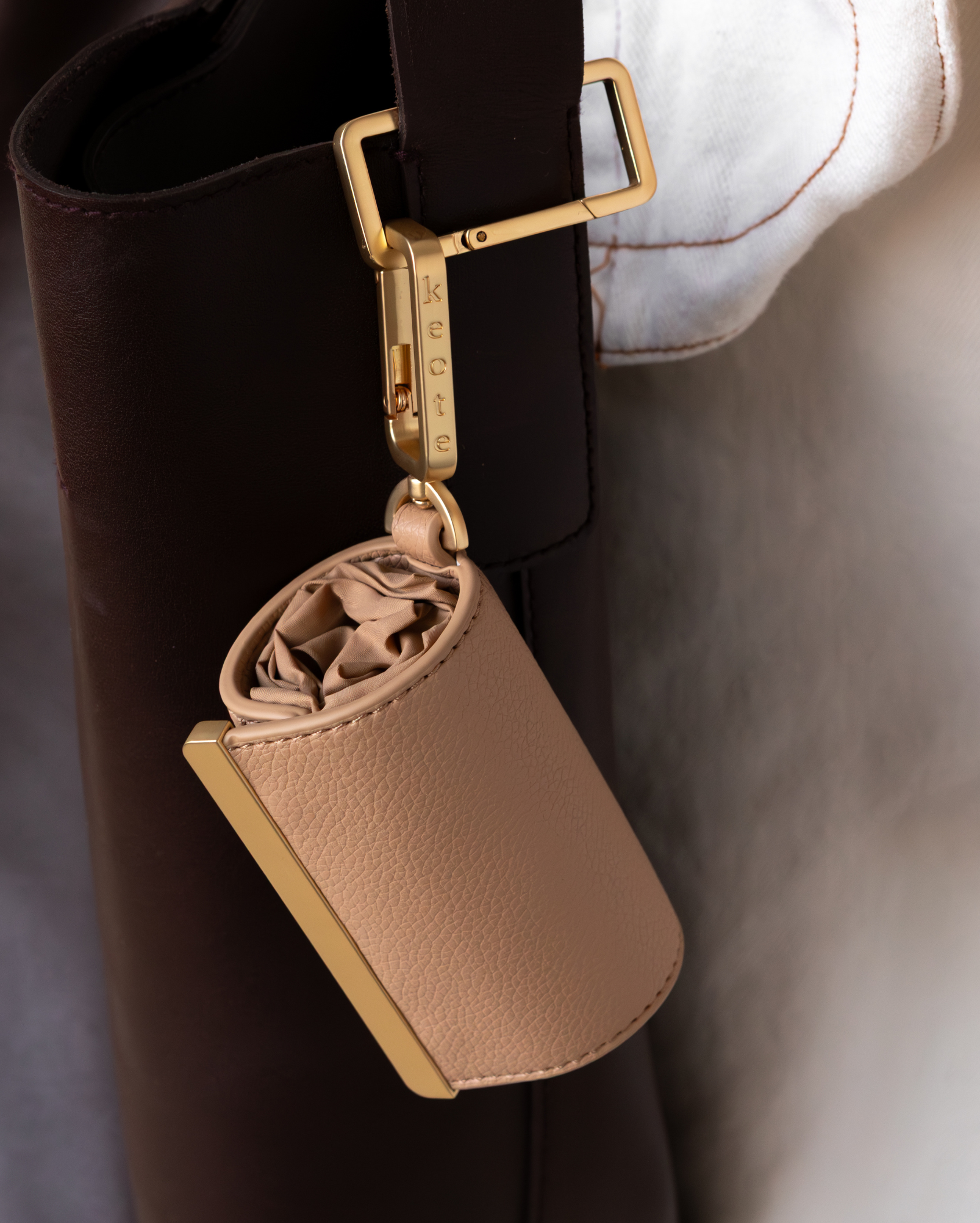 Aura - keychain tote - caramel