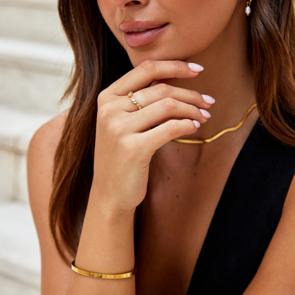 Peace – Crystal Gold Vine Ring