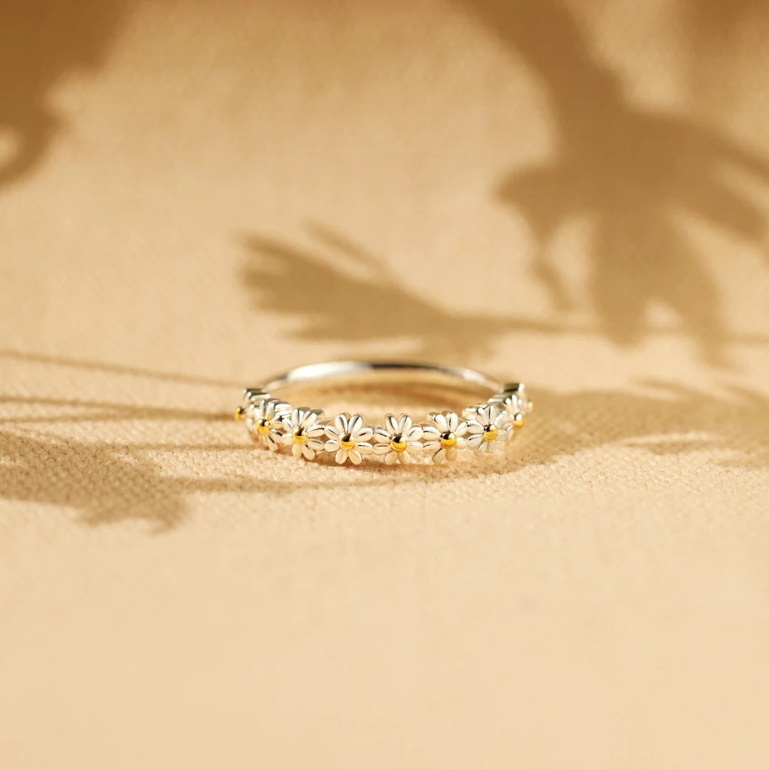 Garden – Luxurious Floral Ring