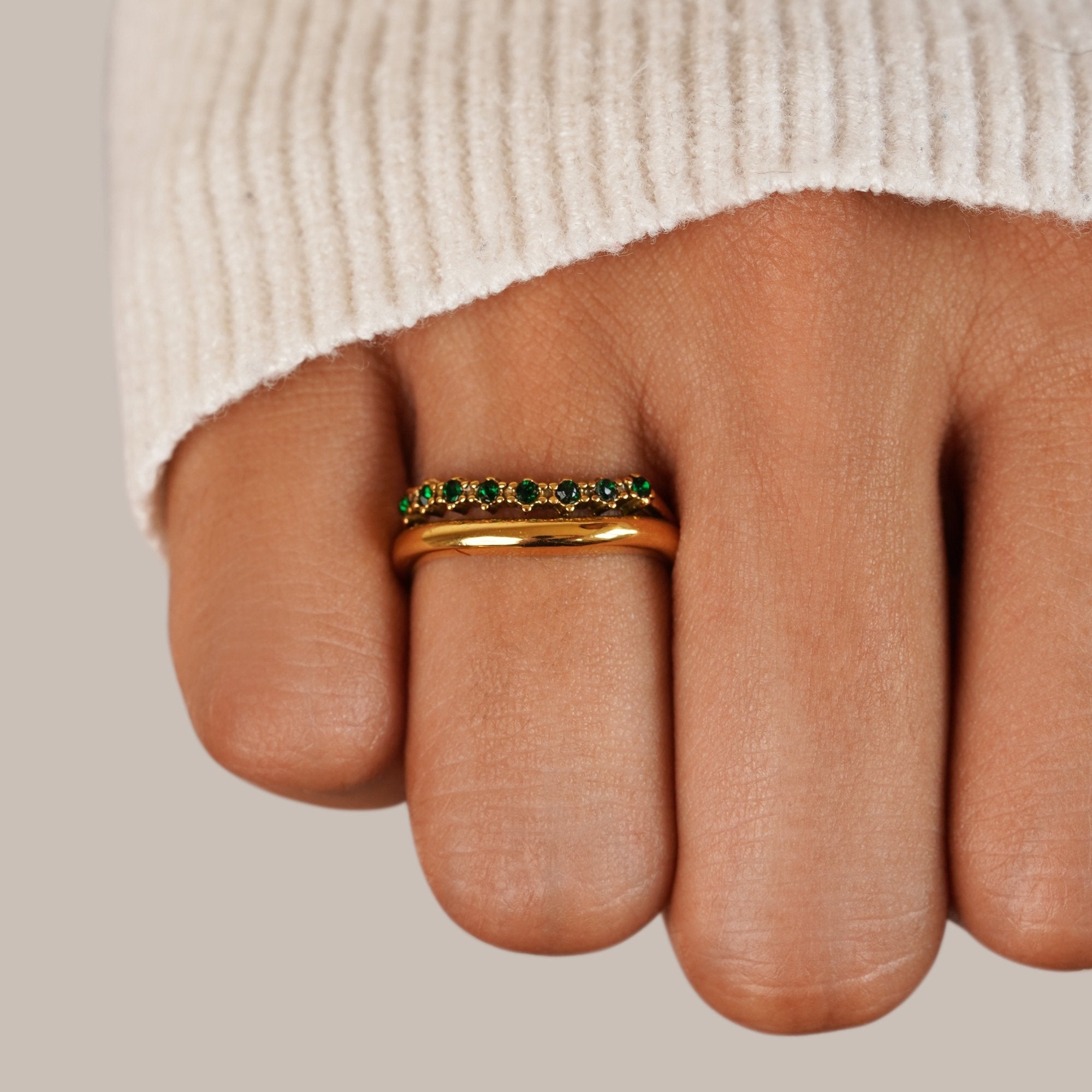Mary – Emerald Green Layered Ring