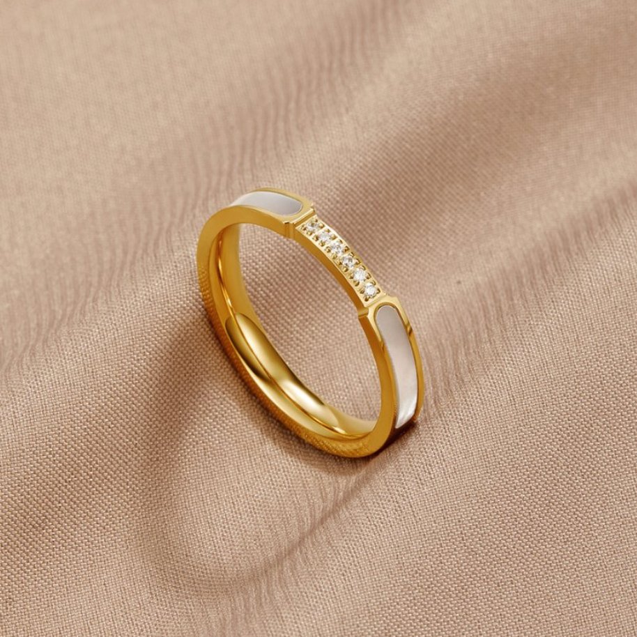 Unity – Pearl & Crystal Ring