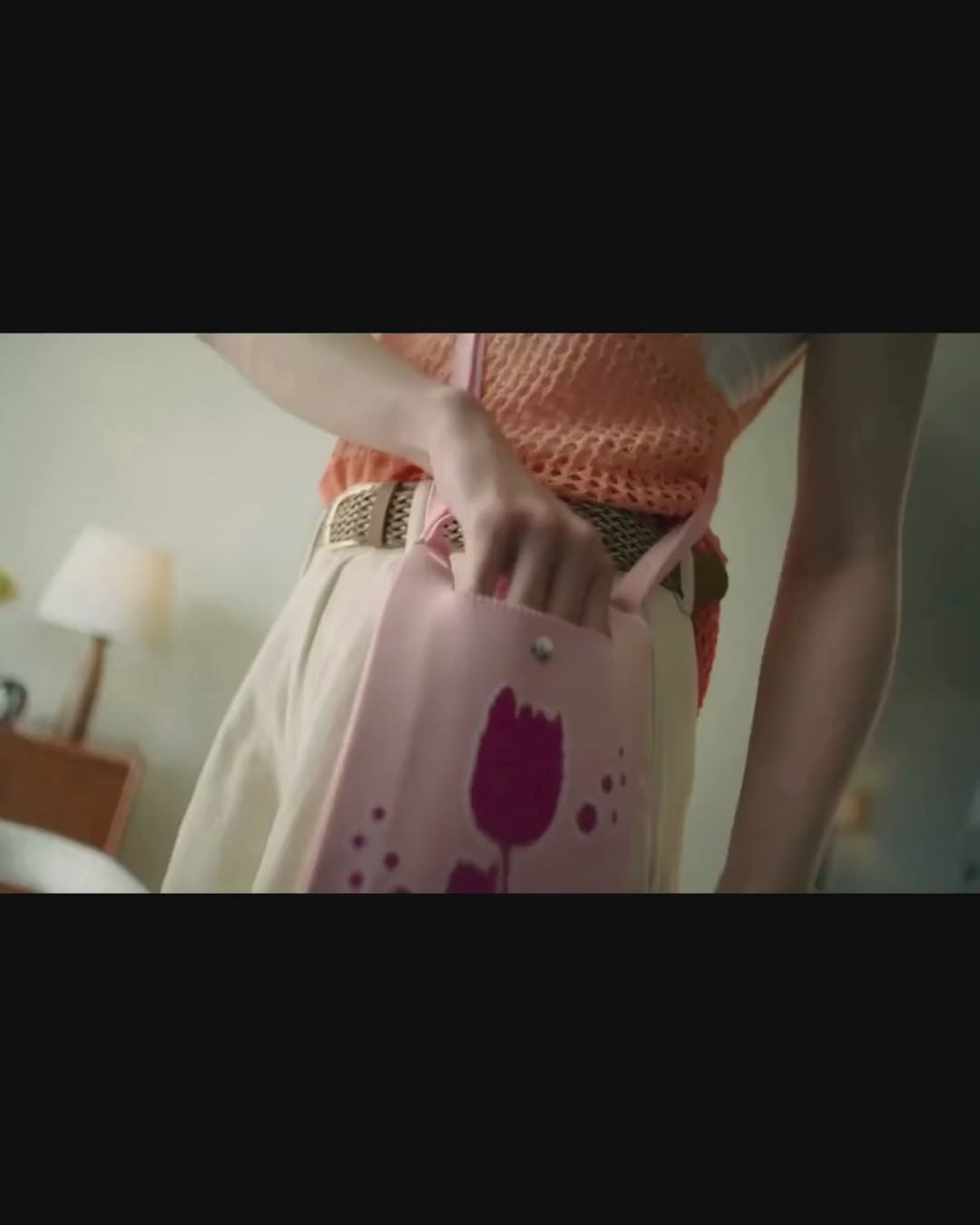 GripShot Pro – Magnetic Phone Camera Grip with Shutter & Magnetic Selfie Light 2.0 & Tripod